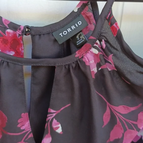 TORRID Plus Size Floral Top Sz 2X - Picture 4 of 5